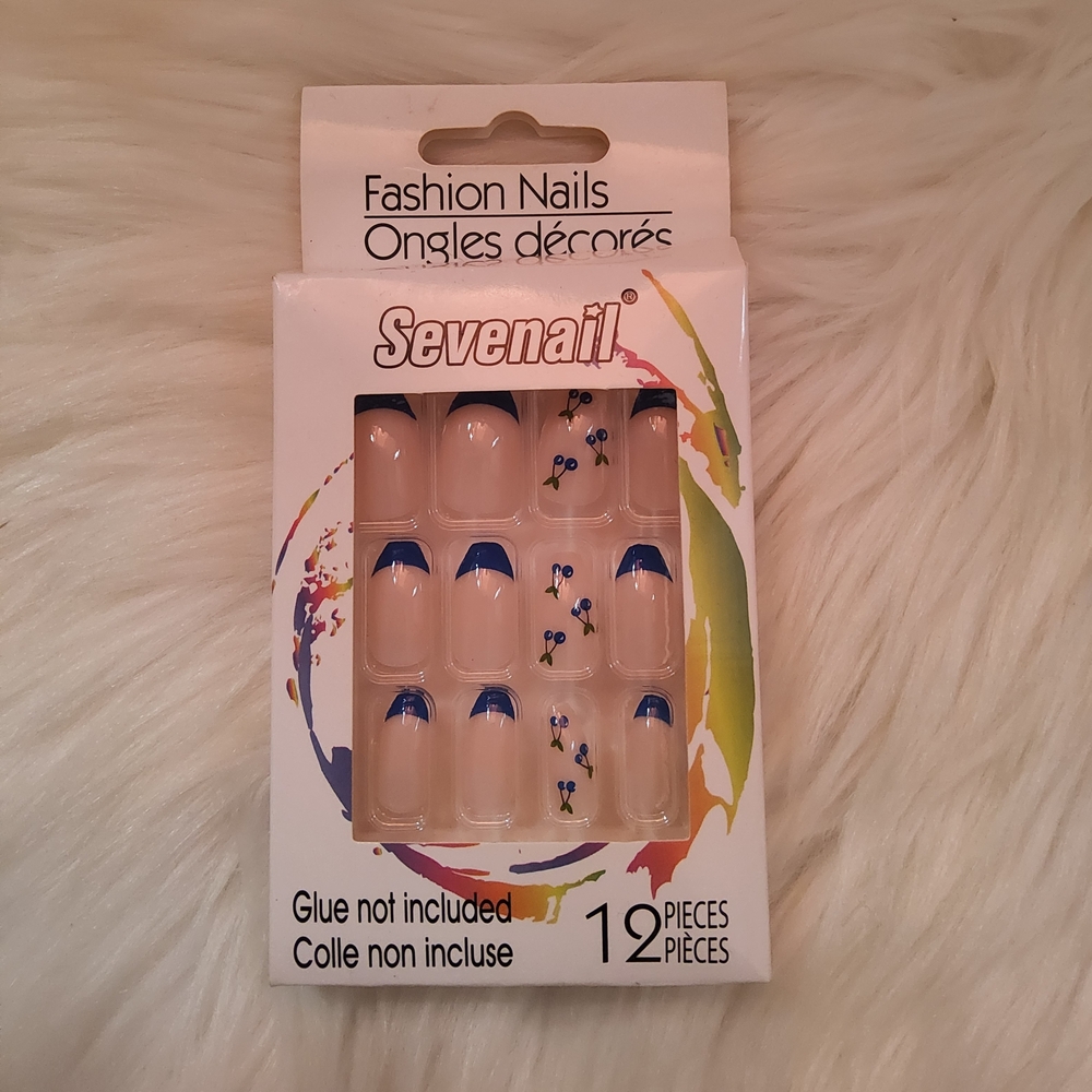 10 /$10 Sevenail Fashion Nails with Blue Tips